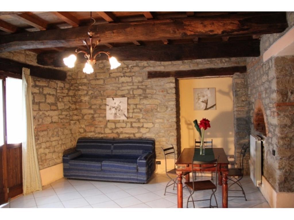 Agriturismo Badia Di Susinana Villa ปาลาซซูโอโล ซุล เซนิโอ ห้อง รูปภาพ